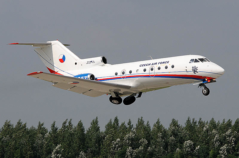 pic 6.jpg - Jak-40 of Czech Air Force 